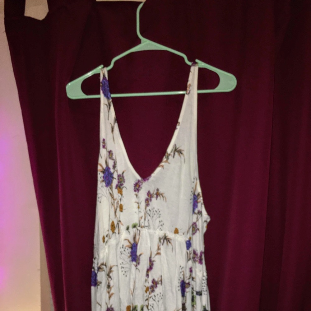 Kimchi Blue sleeveless flowy layered tank; size L